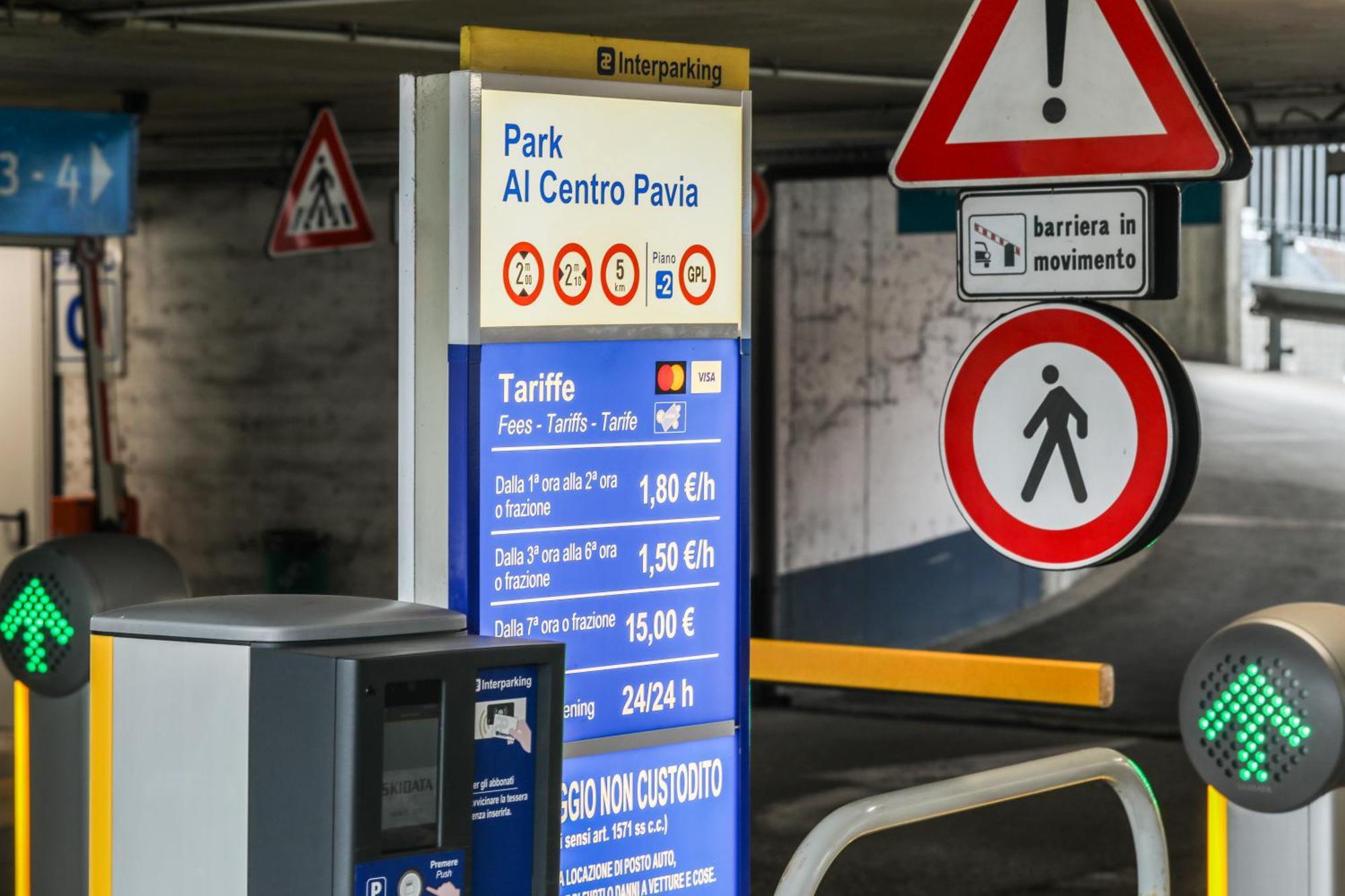 Suite Angolo Alla Stazione - Appartamento Con Terrazzo Panoramico Pavia Exterior foto